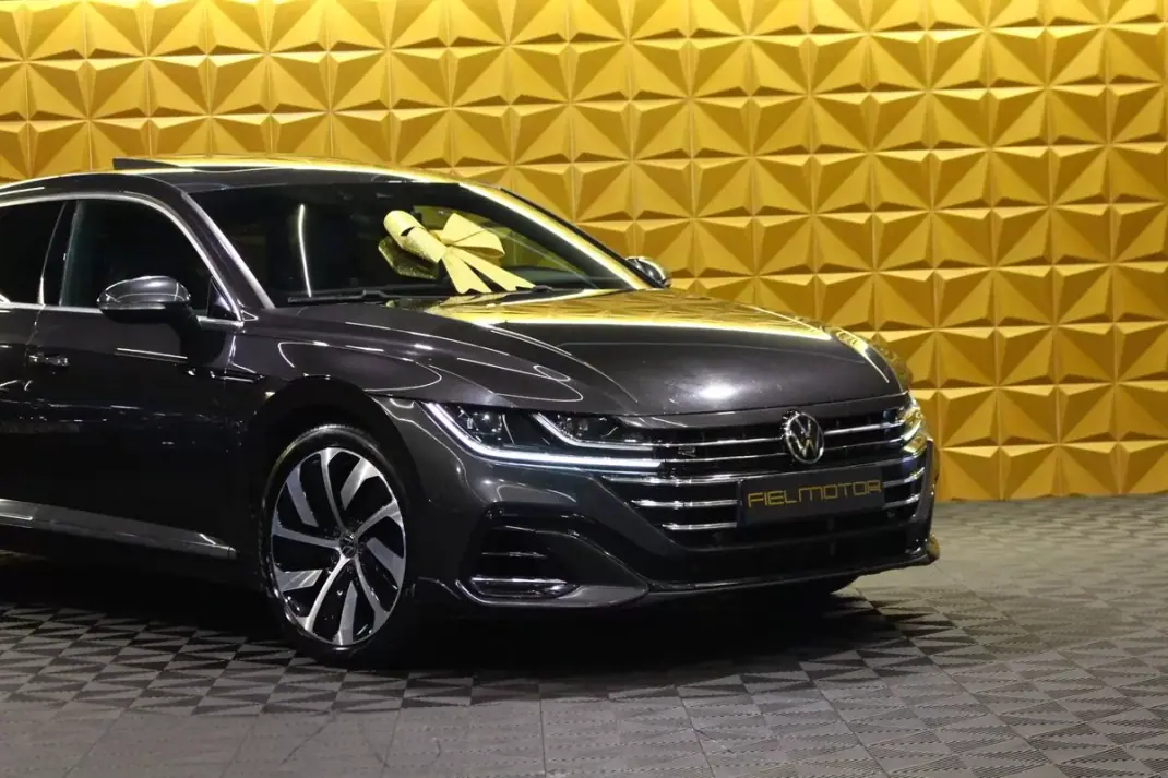 Volkswagen Arteon 2021 - 25400 EUR, 209040 km - AUTO.MOTO.pt - 209040km - foto 7 de 40