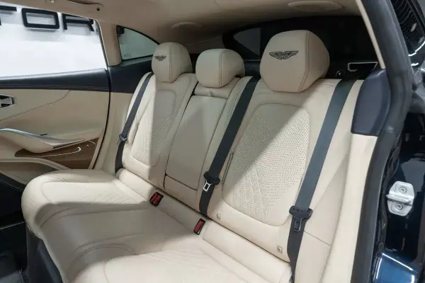 Aston Martin DBX 2020 - 149950 EUR, 55000 km - AUTO.MOTO.pt - 55000km - foto 52 de 53