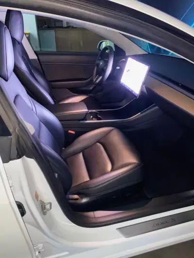 Tesla Model 3 2020 - 29900 EUR, 108726 km - AUTO.MOTO.pt - 108726km - foto 25 de 36