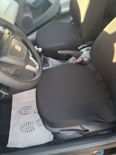 SEAT Ibiza 2008 - 6900 EUR, 500000 km - AUTO.MOTO.pt - 500000km - foto 5 de 12