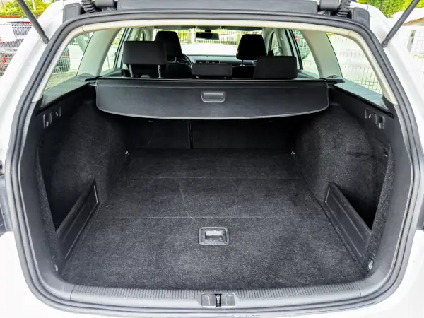 Volkswagen Passat Variant 2013 - 8500 EUR, 239977 km - AUTO.MOTO.pt - 239977km - foto 15 de 25