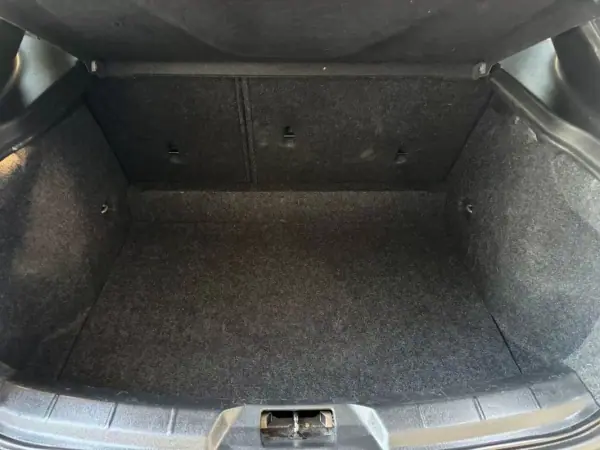 Volvo V40 Cross Country 2013 - 13500 EUR, 164000 km - AUTO.MOTO.pt - 164000km - foto 37 de 38