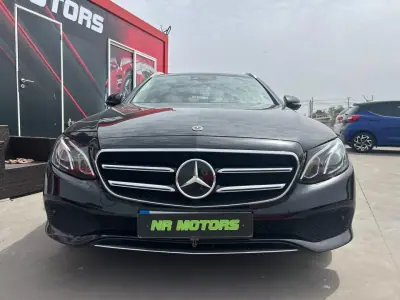 Mercedes-Benz E 300 2020 - 28990 EUR, 140000 km - AUTO.MOTO.pt - 140000km - foto 3 de 23