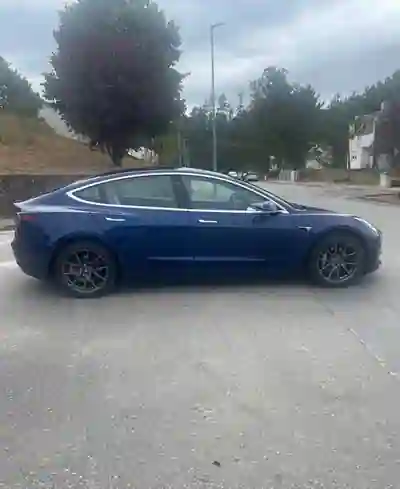 Tesla Model 3 2020 - 12400 EUR, 125999 km - AUTO.MOTO.pt - 125999km - foto 5 de 6