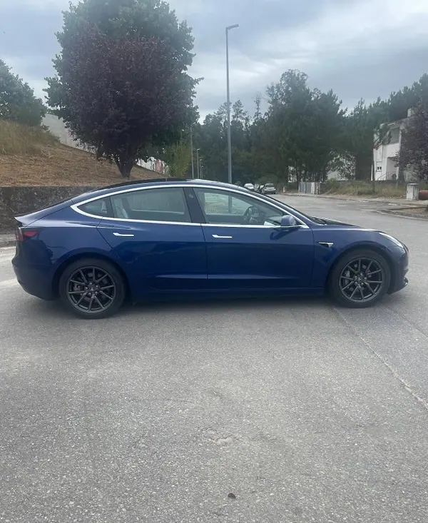 Tesla Model 3 2020 - 12400 EUR, 125999 km - AUTO.MOTO.pt - 125999km - foto 5 de 6