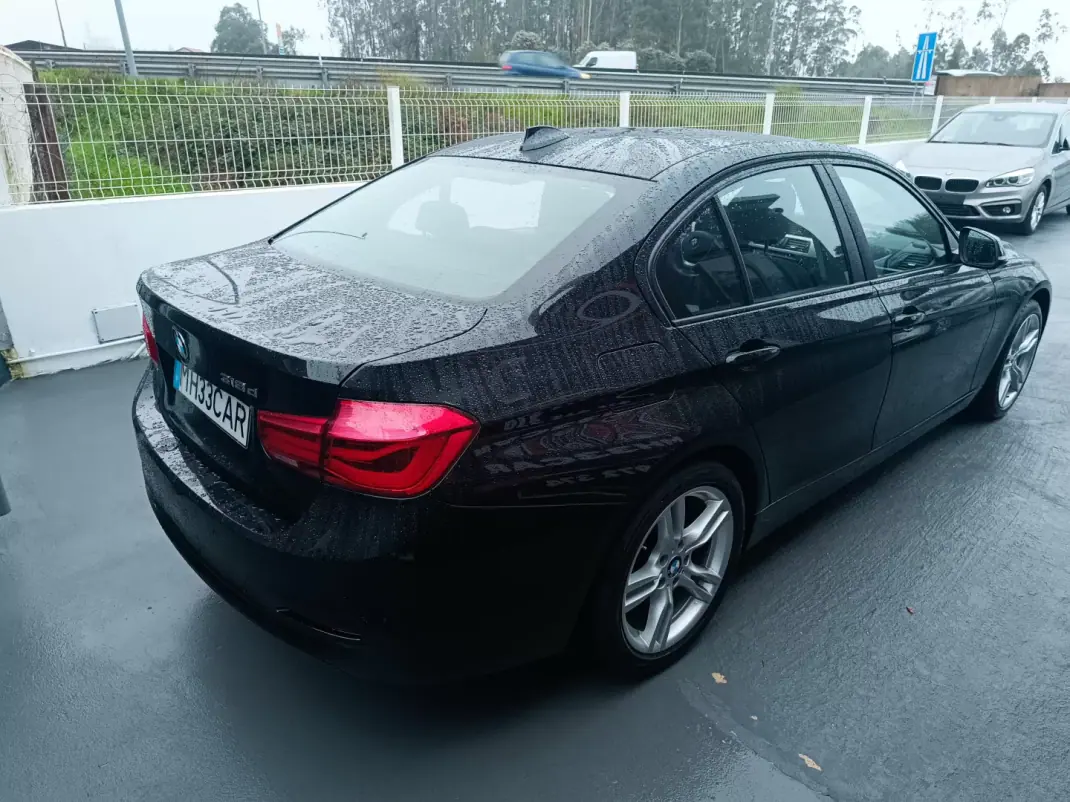BMW 318 2016 - 16900 EUR, 170176 km - AUTO.MOTO.pt - 170176km - foto 11 de 30