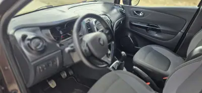 Renault Captur 2013 - 10900 EUR, 11800 km - AUTO.MOTO.pt - 11800km - foto 5 de 12