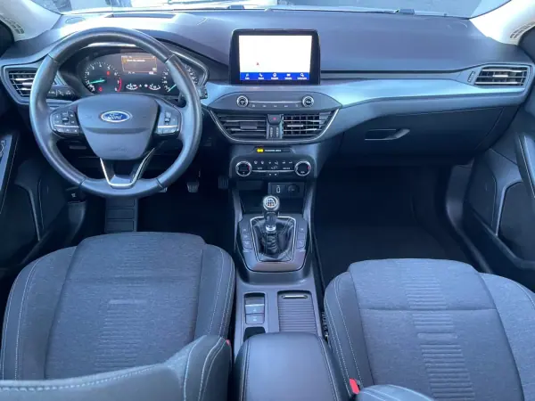 Ford Focus 2020 - 17750 EUR, 84000 km - AUTO.MOTO.pt - 84000km - foto 6 de 11