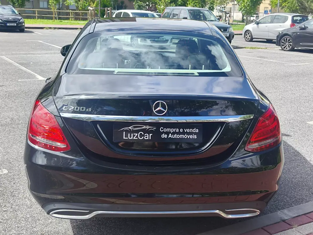 Mercedes-Benz C 200 2017 - 18980 EUR, 136500 km - AUTO.MOTO.pt - 136500km - foto 8 de 40