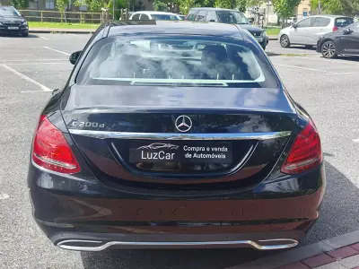 Mercedes-Benz C 200 2017 - 18980 EUR, 136500 km - AUTO.MOTO.pt - 136500km - foto 8 de 40