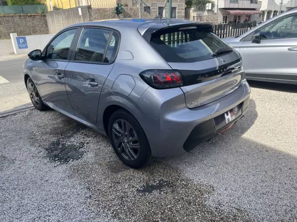 Peugeot 208 2022 - 15250 EUR, 59300 km - AUTO.MOTO.pt - 59300km - foto 7 de 19