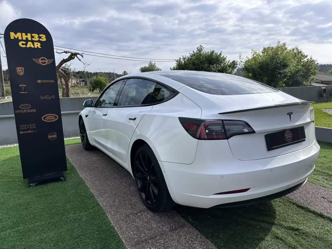 Tesla Model 3 2019 - 15500 EUR, 333000 km - AUTO.MOTO.pt - 333000km - foto 11 de 62