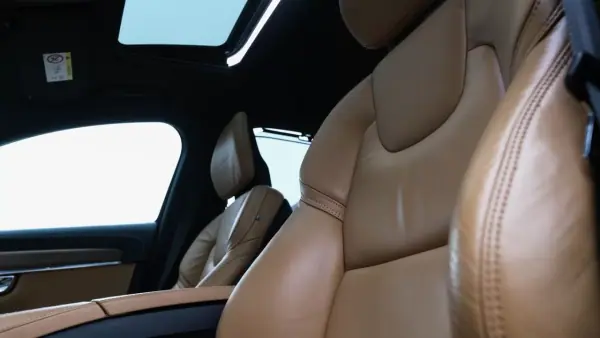 Volvo S90 2016 - 24750 EUR, 266000 km - AUTO.MOTO.pt - 266000km - foto 45 de 50