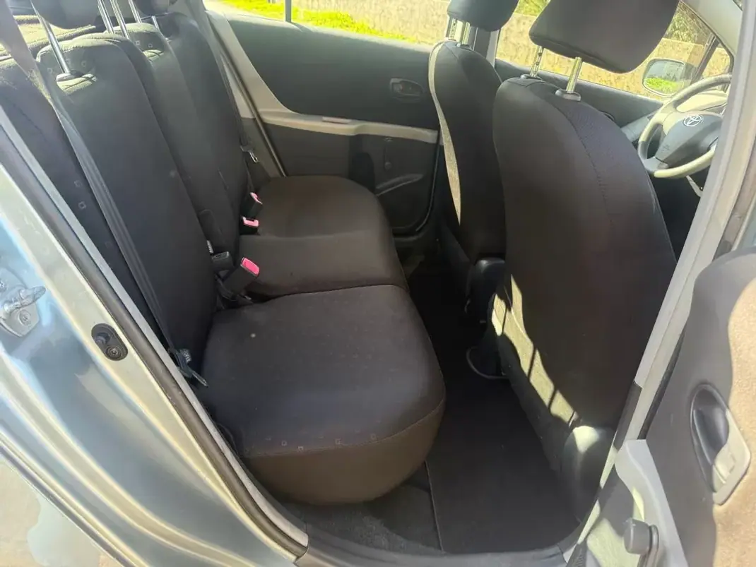 Toyota Yaris 2006 - 5650 EUR, 162000 km - AUTO.MOTO.pt - 162000km - foto 16 de 23