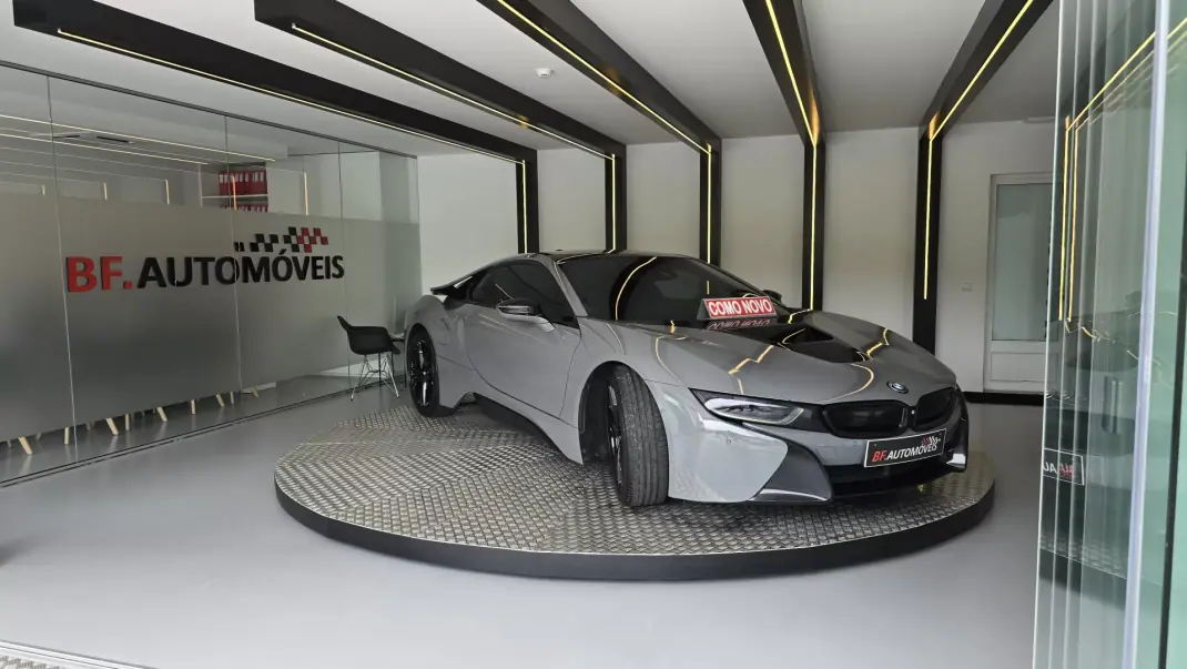 BMW i8 2015 - 62500 EUR, 132830 km - 132830km - foto 8 de 50