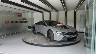 BMW i8 2015 - 62500 EUR, 132830 km - 132830km - foto 8 de 50