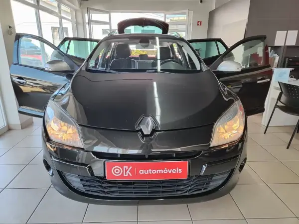 Renault Mégane Sport Tourer 2009 - 5450 EUR, 214000 km - AUTO.MOTO.pt - 214000km - foto 20 de 35