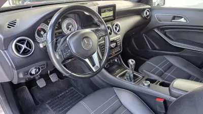 Mercedes-Benz A 180 2014 - 14990 EUR, 149000 km - AUTO.MOTO.pt - 149000km - foto 14 de 29