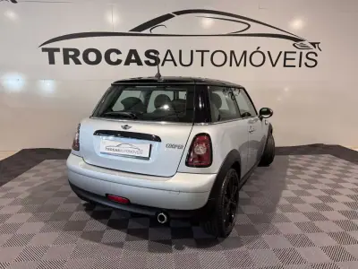 MINI 3 Portas 2010 - 8900 EUR, 211000 km - AUTO.MOTO.pt - 211000km - foto 25 de 33