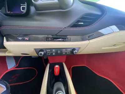 Ferrari F8 Tributo 2022 - 425600 EUR, 4336 km - AUTO.MOTO.pt - 4336km - foto 46 de 54