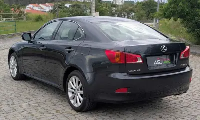 Lexus IS 220 2009 - 8500 EUR, 204441 km - AUTO.MOTO.pt - 204441km - foto 9 de 26