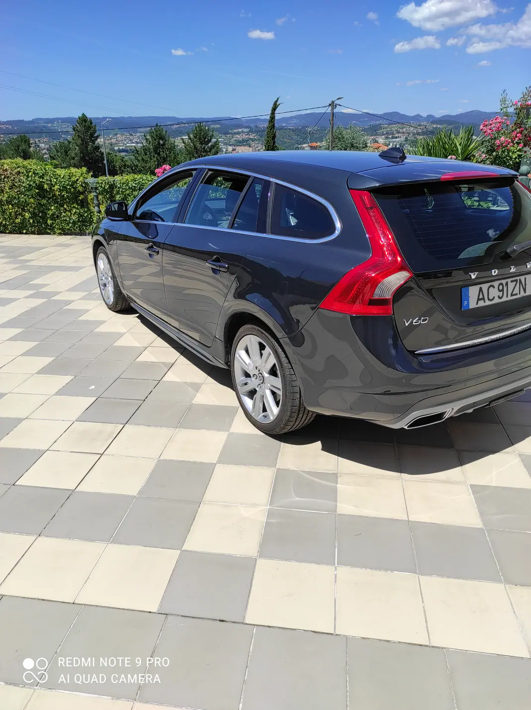 Volvo V60 2015 - 12500 EUR, 175000 km - AUTO.MOTO.pt - 175000km - foto 6 de 13