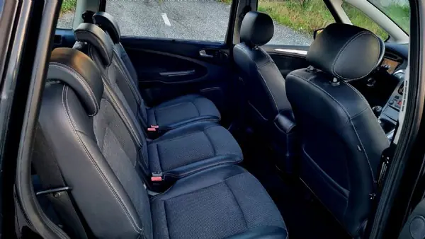 Ford S-Max 2007 - 7950 EUR, 380000 km - AUTO.MOTO.pt - 380000km - foto 17 de 23