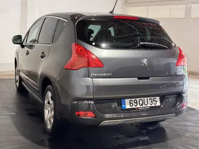 Peugeot 3008 2011 - 7900 EUR, 218000 km - AUTO.MOTO.pt - 218000km - foto 8 de 22