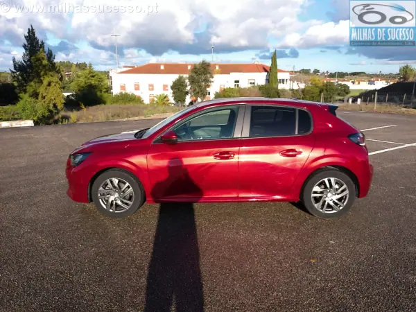 Peugeot 208 2021 - 14500 EUR, 40000 km - AUTO.MOTO.pt - 40000km - foto 23 de 35