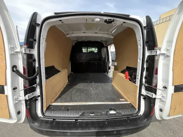 Renault Kangoo 2021 - 13250 EUR, 125000 km - AUTO.MOTO.pt - 125000km - foto 30 de 39