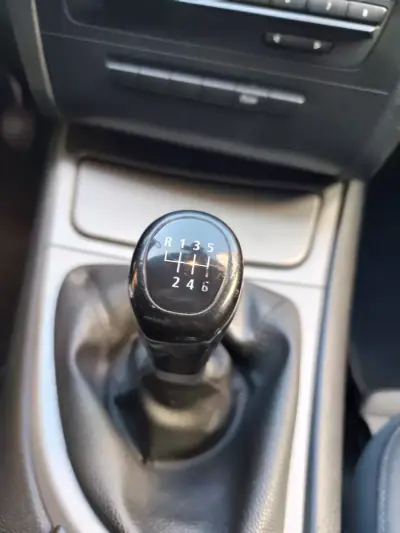 BMW 118 2008 - 7350 EUR, 221000 km - AUTO.MOTO.pt - 221000km - foto 10 de 11