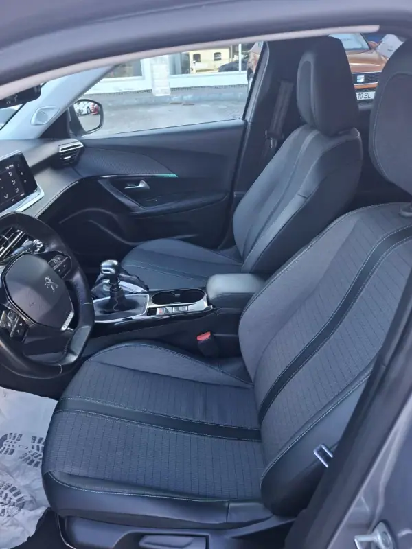Peugeot 2008 2021 - 16500 EUR, 87900 km - AUTO.MOTO.pt - 87900km - foto 15 de 32