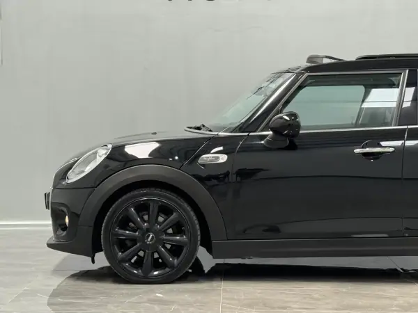 MINI 5 Portas 2016 - 15890 EUR, 167000 km - AUTO.MOTO.pt - 167000km - foto 13 de 34