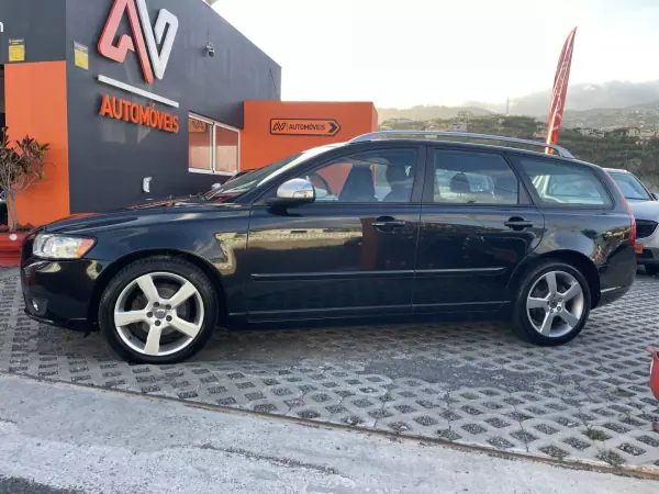 Volvo V50 2012 - 8950 EUR, 162462 km - AUTO.MOTO.pt - 162462km - foto 4 de 12