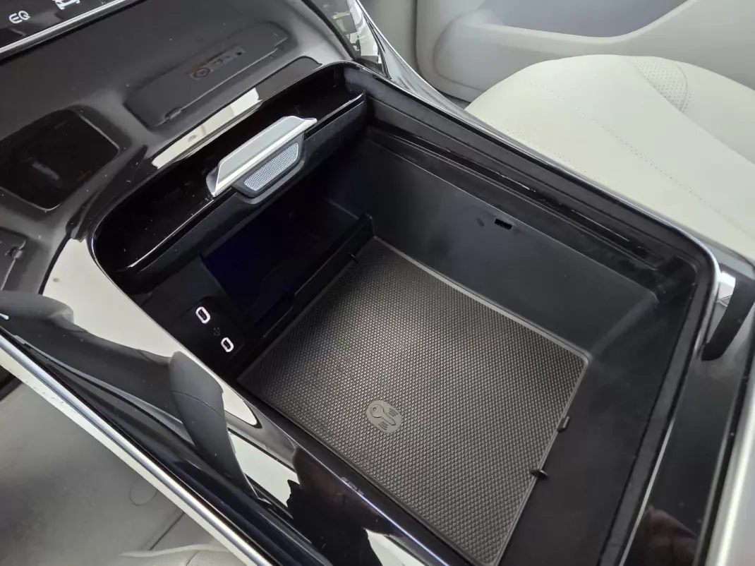 Mercedes-Benz EQE 2025 - 58990 EUR, 8906 km - AUTO.MOTO.pt - 8906km - foto 27 de 46