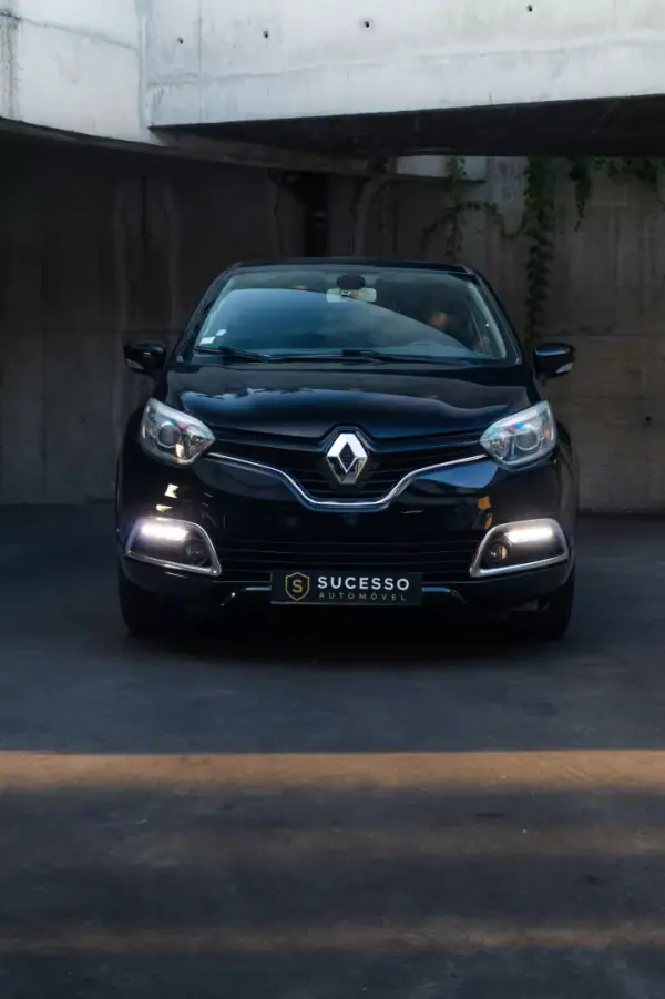 Renault Captur 1.0 TCe Exclusive 2014 Petrol — 120 326 km · Braga Renault Captur 1.0 TCe Exclusive 2014 Petrol