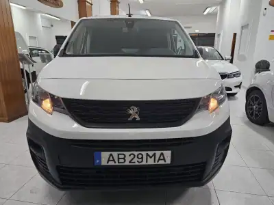 Peugeot Partner 1.5 BlueHdi Pro 102cv 3 lug 2020 - 12500 EUR, 188638 km - AUTO.MOTO.pt - 188638km - foto 2 de 27