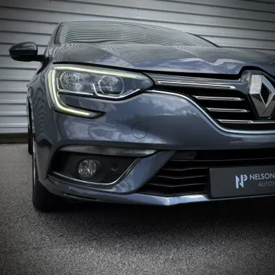 Renault Mégane 2017 - 11500 EUR, 185000 km - AUTO.MOTO.pt - 185000km - foto 12 de 20