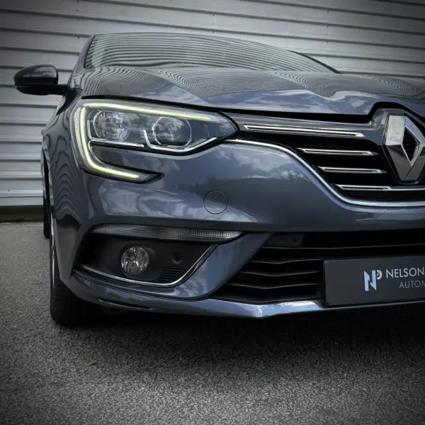 Renault Mégane 2017 - 11500 EUR, 185000 km - AUTO.MOTO.pt - 185000km - foto 12 de 20
