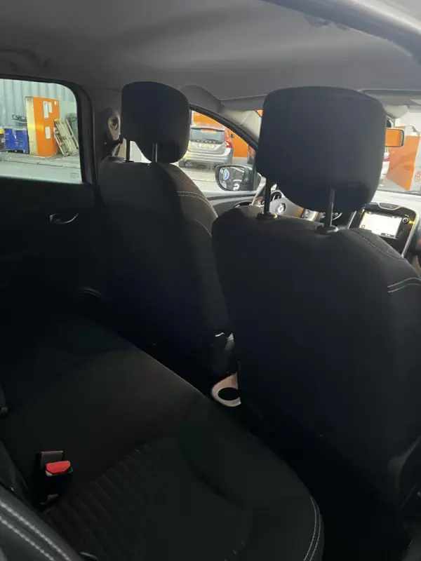 Renault Clio Sport Tourer 2016 - 10900 EUR, 138639 km - AUTO.MOTO.pt - 138639km - foto 20 de 21