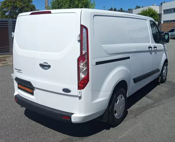 Ford Transit Custom 2019 - 17490 EUR, 136130 km - AUTO.MOTO.pt - 136130km - foto 6 de 18