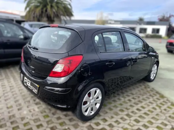 Opel Corsa 2010 - 6900 EUR, 207650 km - AUTO.MOTO.pt - 207650km - foto 3 de 6