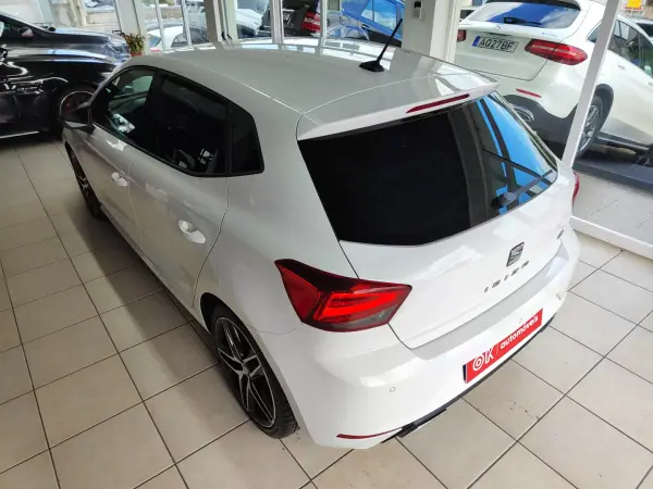 SEAT Ibiza 2020 - 15350 EUR, 34000 km - AUTO.MOTO.pt - 34000km - foto 8 de 38
