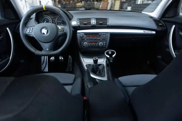 BMW 118 2005 - 7900 EUR, 392697 km - AUTO.MOTO.pt - 392697km - foto 15 de 25