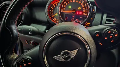 MINI One 2016 - 11850 EUR, 153106 km - AUTO.MOTO.pt - 153106km - foto 21 de 51