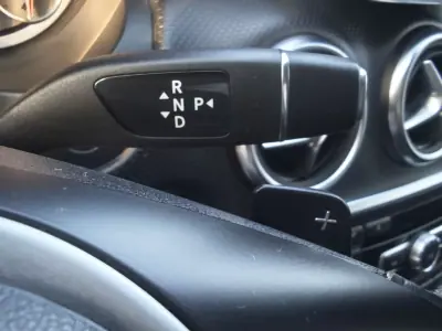 Mercedes-Benz A 180 2014 - 14400 EUR, 216000 km - AUTO.MOTO.pt - 216000km - foto 5 de 11