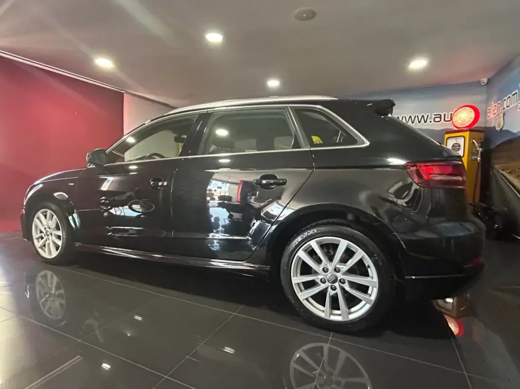 Audi A3 Sportback 2019 - 17950 EUR, 179954 km - 179954km - foto 4 de 22