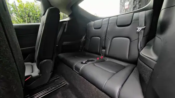 Tesla Model Y 2024 - 49950 EUR, 25000 km - AUTO.MOTO.pt - 25000km - foto 8 de 13