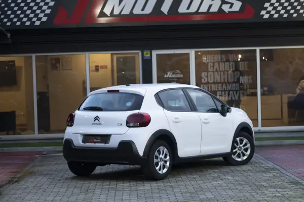 Citroën C3 2018 - 9500 EUR, 130900 km - AUTO.MOTO.pt - 130900km - foto 18 de 23