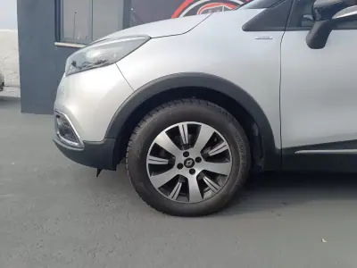 Renault Captur 2016 - 12490 EUR, 138211 km - AUTO.MOTO.pt - 138211km - foto 6 de 30